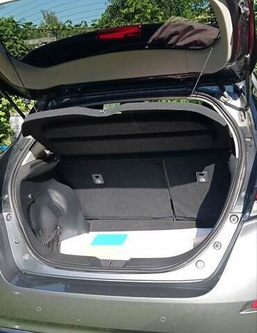 Серый Ниссан Лиф, объемом двигателя 0 л и пробегом 122 тыс. км за 12900 $, фото 5 на Automoto.ua