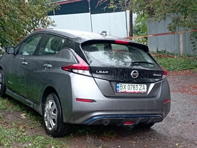 Серый Ниссан Лиф, объемом двигателя 0 л и пробегом 40 тыс. км за 13400 $, фото 7 на Automoto.ua