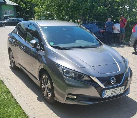 Серый Ниссан Лиф, объемом двигателя 0 л и пробегом 98 тыс. км за 14000 $, фото 64 на Automoto.ua