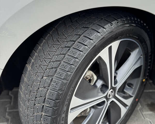 Серый Ниссан Лиф, объемом двигателя 0 л и пробегом 73 тыс. км за 13800 $, фото 18 на Automoto.ua