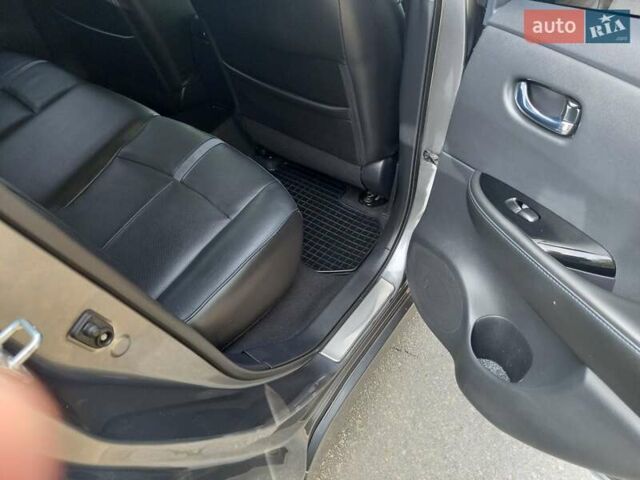 Серый Ниссан Лиф, объемом двигателя 0 л и пробегом 61 тыс. км за 14200 $, фото 4 на Automoto.ua