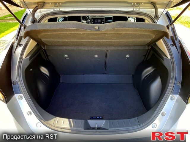 Сірий Ніссан Ліф, об'ємом двигуна 0 л та пробігом 48 тис. км за 17000 $, фото 11 на Automoto.ua