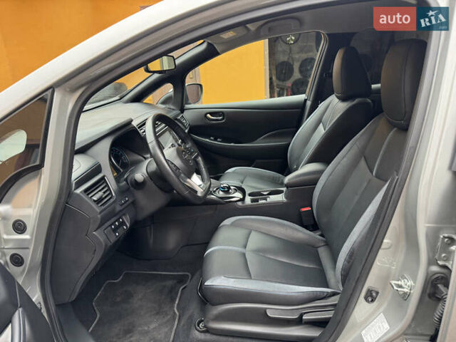 Серый Ниссан Лиф, объемом двигателя 0 л и пробегом 80 тыс. км за 16000 $, фото 14 на Automoto.ua