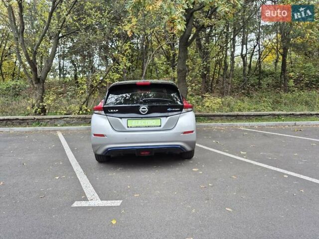 Серый Ниссан Лиф, объемом двигателя 0 л и пробегом 35 тыс. км за 15700 $, фото 9 на Automoto.ua
