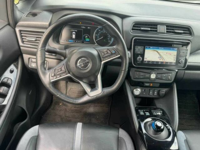 Серый Ниссан Лиф, объемом двигателя 0 л и пробегом 49 тыс. км за 9000 $, фото 5 на Automoto.ua