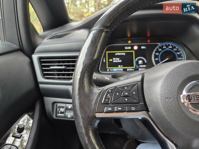 Серый Ниссан Лиф, объемом двигателя 0 л и пробегом 35 тыс. км за 15700 $, фото 22 на Automoto.ua