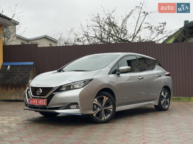 Сірий Ніссан Ліф, об'ємом двигуна 0 л та пробігом 80 тис. км за 15999 $, фото 59 на Automoto.ua