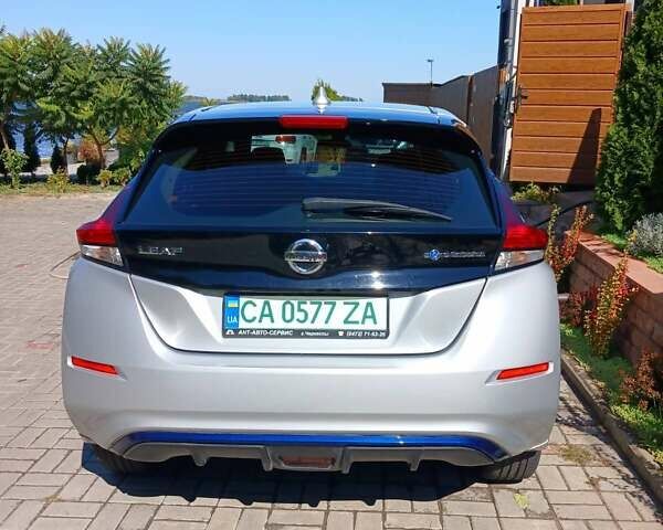Сірий Ніссан Ліф, об'ємом двигуна 0 л та пробігом 99 тис. км за 12700 $, фото 7 на Automoto.ua