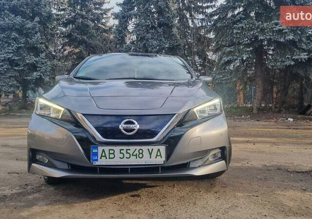 Серый Ниссан Лиф, объемом двигателя 0 л и пробегом 98 тыс. км за 14000 $, фото 50 на Automoto.ua