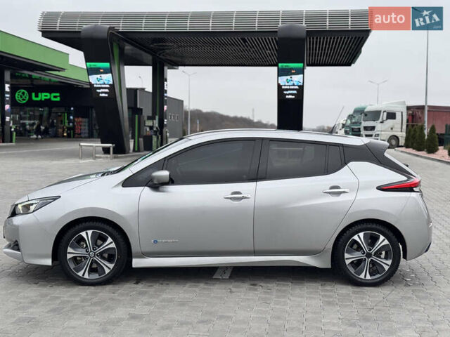 Серый Ниссан Лиф, объемом двигателя 0 л и пробегом 73 тыс. км за 13800 $, фото 5 на Automoto.ua