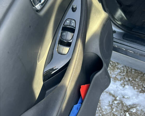 Серый Ниссан Лиф, объемом двигателя 0 л и пробегом 106 тыс. км за 12200 $, фото 15 на Automoto.ua