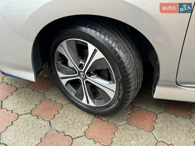 Сірий Ніссан Ліф, об'ємом двигуна 0 л та пробігом 80 тис. км за 15999 $, фото 53 на Automoto.ua