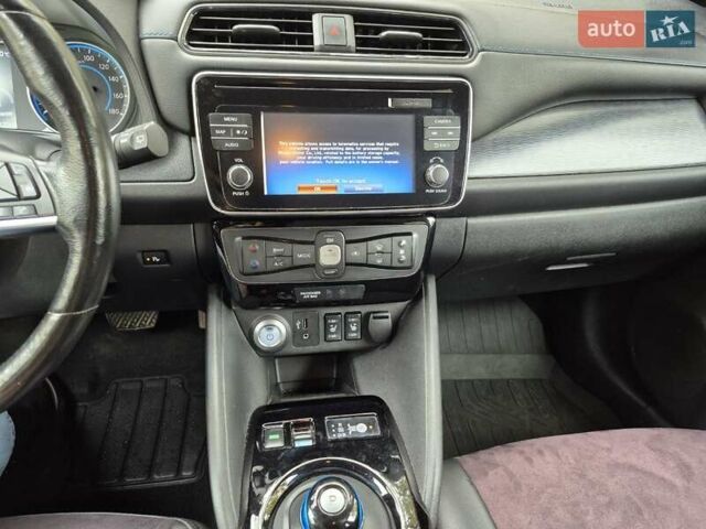 Серый Ниссан Лиф, объемом двигателя 0 л и пробегом 35 тыс. км за 15700 $, фото 18 на Automoto.ua