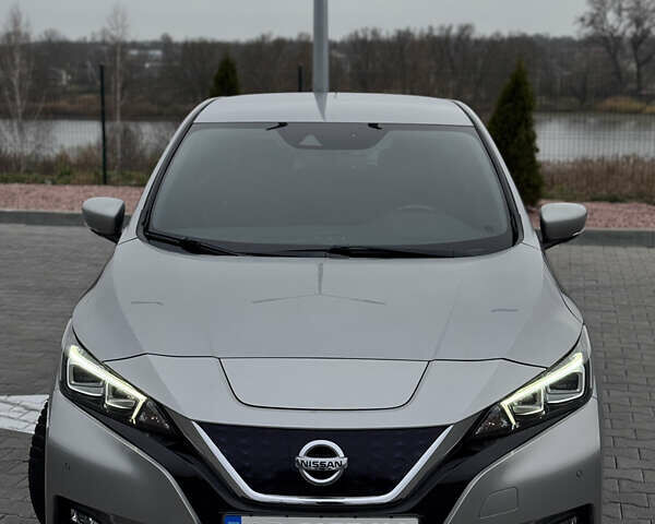 Серый Ниссан Лиф, объемом двигателя 0 л и пробегом 73 тыс. км за 13800 $, фото 2 на Automoto.ua