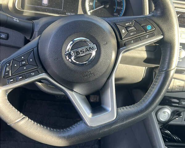 Серый Ниссан Лиф, объемом двигателя 0 л и пробегом 106 тыс. км за 12200 $, фото 20 на Automoto.ua