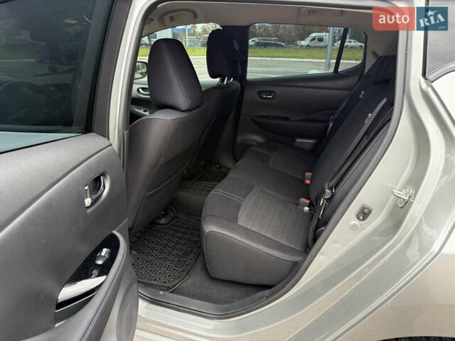 Сірий Ніссан Ліф, об'ємом двигуна 0 л та пробігом 148 тис. км за 13333 $, фото 26 на Automoto.ua