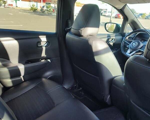 Сірий Ніссан Ліф, об'ємом двигуна 0 л та пробігом 62 тис. км за 14000 $, фото 3 на Automoto.ua