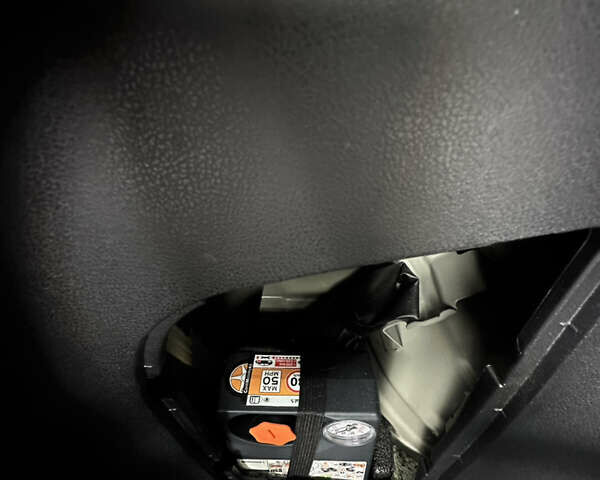 Серый Ниссан Лиф, объемом двигателя 0 л и пробегом 82 тыс. км за 12900 $, фото 11 на Automoto.ua