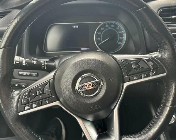 Сірий Ніссан Ліф, об'ємом двигуна 0 л та пробігом 120 тис. км за 12500 $, фото 27 на Automoto.ua