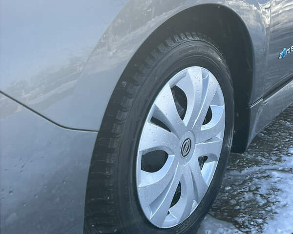 Серый Ниссан Лиф, объемом двигателя 0 л и пробегом 106 тыс. км за 12200 $, фото 8 на Automoto.ua