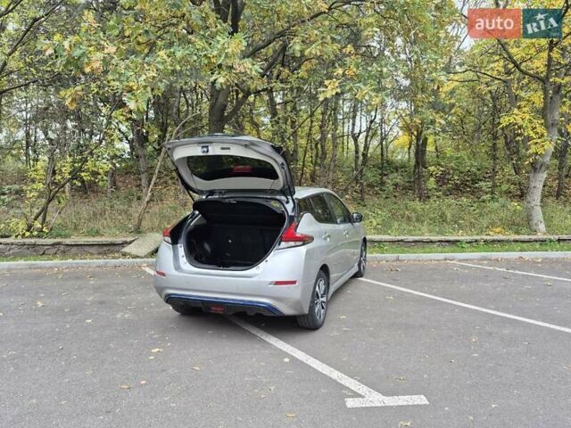 Серый Ниссан Лиф, объемом двигателя 0 л и пробегом 35 тыс. км за 15700 $, фото 7 на Automoto.ua