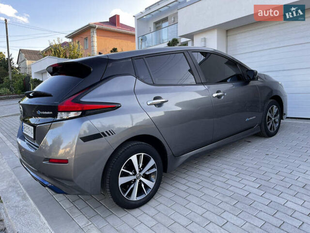 Сірий Ніссан Ліф, об'ємом двигуна 0 л та пробігом 37 тис. км за 15000 $, фото 4 на Automoto.ua