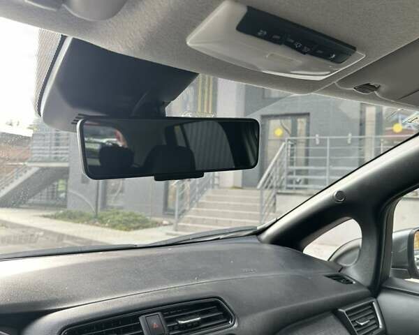 Сірий Ніссан Ліф, об'ємом двигуна 0 л та пробігом 120 тис. км за 12500 $, фото 3 на Automoto.ua