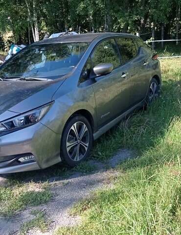 Серый Ниссан Лиф, объемом двигателя 0 л и пробегом 122 тыс. км за 12900 $, фото 9 на Automoto.ua