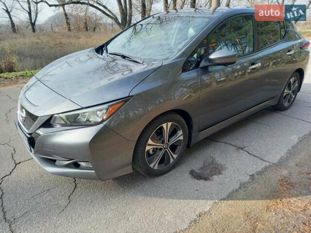 Серый Ниссан Лиф, объемом двигателя 0 л и пробегом 61 тыс. км за 14200 $, фото 18 на Automoto.ua