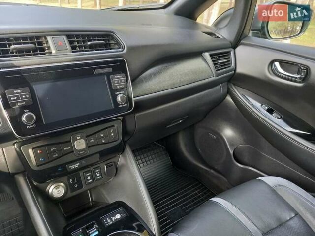 Серый Ниссан Лиф, объемом двигателя 0 л и пробегом 61 тыс. км за 14200 $, фото 13 на Automoto.ua