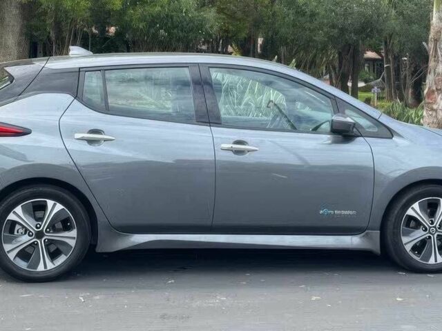 Серый Ниссан Лиф, объемом двигателя 0 л и пробегом 49 тыс. км за 9000 $, фото 4 на Automoto.ua