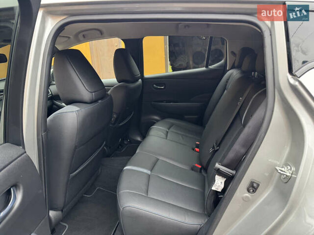 Сірий Ніссан Ліф, об'ємом двигуна 0 л та пробігом 80 тис. км за 15999 $, фото 15 на Automoto.ua