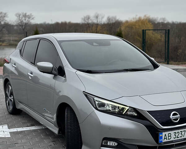 Серый Ниссан Лиф, объемом двигателя 0 л и пробегом 73 тыс. км за 13800 $, фото 16 на Automoto.ua