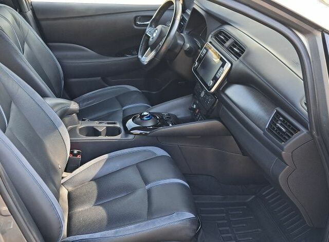 Серый Ниссан Лиф, объемом двигателя 0 л и пробегом 120 тыс. км за 16800 $, фото 4 на Automoto.ua