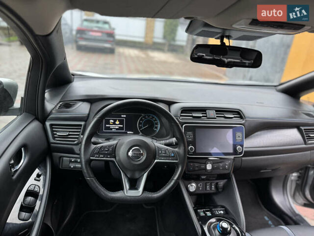Сірий Ніссан Ліф, об'ємом двигуна 0 л та пробігом 80 тис. км за 15999 $, фото 28 на Automoto.ua