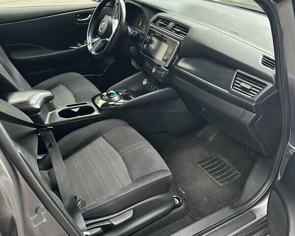 Сірий Ніссан Ліф, об'ємом двигуна 0 л та пробігом 120 тис. км за 12500 $, фото 38 на Automoto.ua