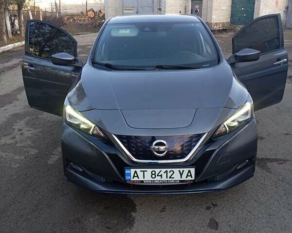 Серый Ниссан Лиф, объемом двигателя 0 л и пробегом 76 тыс. км за 16500 $, фото 7 на Automoto.ua