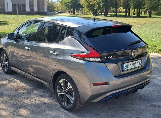 Серый Ниссан Лиф, объемом двигателя 0 л и пробегом 120 тыс. км за 16800 $, фото 3 на Automoto.ua