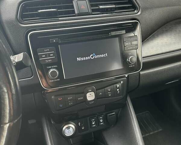 Сірий Ніссан Ліф, об'ємом двигуна 0 л та пробігом 120 тис. км за 12500 $, фото 21 на Automoto.ua