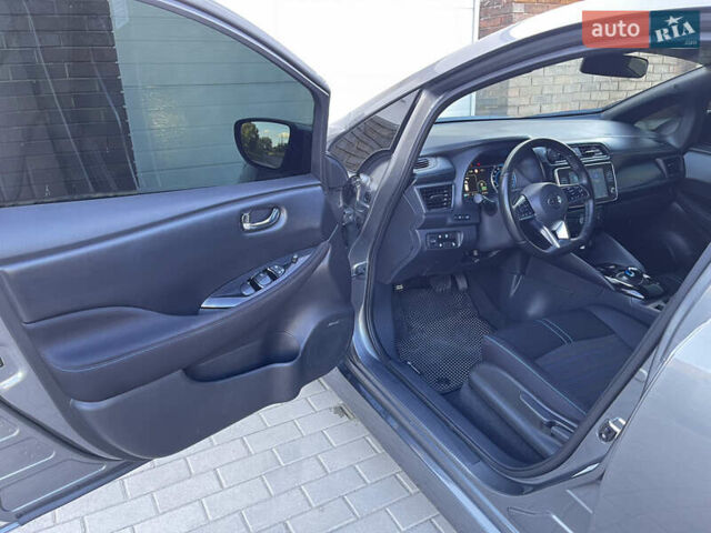 Сірий Ніссан Ліф, об'ємом двигуна 0 л та пробігом 37 тис. км за 15000 $, фото 8 на Automoto.ua