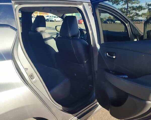 Сірий Ніссан Ліф, об'ємом двигуна 0 л та пробігом 62 тис. км за 14000 $, фото 5 на Automoto.ua