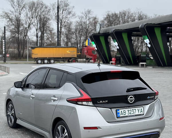 Серый Ниссан Лиф, объемом двигателя 0 л и пробегом 73 тыс. км за 13800 $, фото 6 на Automoto.ua