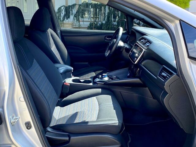 Сірий Ніссан Ліф, об'ємом двигуна 0 л та пробігом 48 тис. км за 17000 $, фото 9 на Automoto.ua