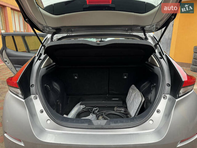 Сірий Ніссан Ліф, об'ємом двигуна 0 л та пробігом 80 тис. км за 15999 $, фото 18 на Automoto.ua