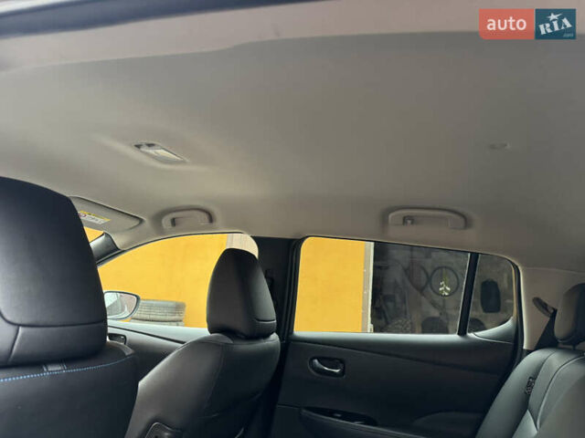 Сірий Ніссан Ліф, об'ємом двигуна 0 л та пробігом 80 тис. км за 15699 $, фото 17 на Automoto.ua