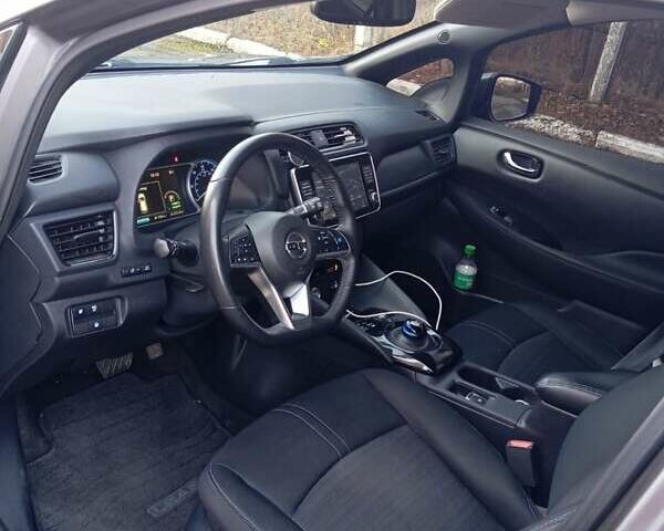 Серый Ниссан Лиф, объемом двигателя 0 л и пробегом 76 тыс. км за 16500 $, фото 11 на Automoto.ua