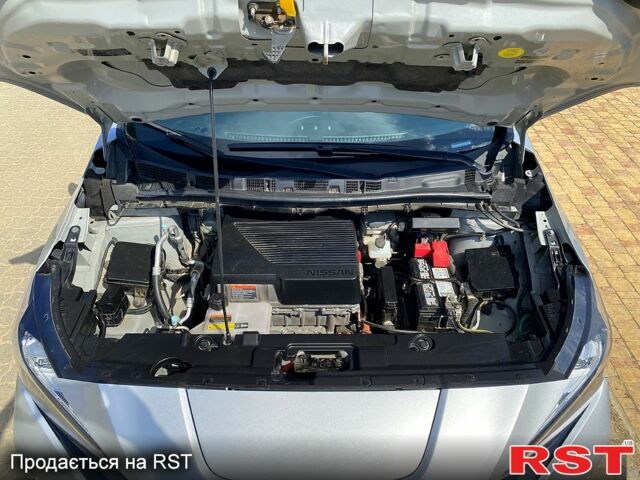 Сірий Ніссан Ліф, об'ємом двигуна 0 л та пробігом 48 тис. км за 17000 $, фото 12 на Automoto.ua