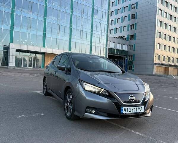 Серый Ниссан Лиф, объемом двигателя 0 л и пробегом 90 тыс. км за 12999 $, фото 2 на Automoto.ua