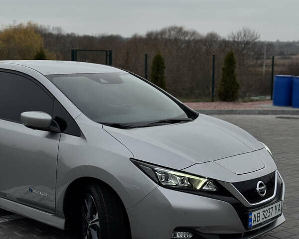 Серый Ниссан Лиф, объемом двигателя 0 л и пробегом 73 тыс. км за 13800 $, фото 14 на Automoto.ua