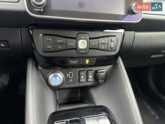 Сірий Ніссан Ліф, об'ємом двигуна 0 л та пробігом 80 тис. км за 15699 $, фото 48 на Automoto.ua